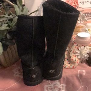 Ugg talk black boots 👢